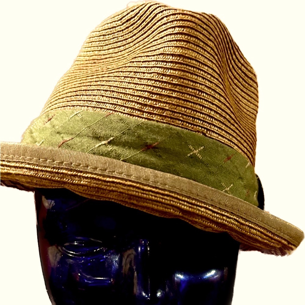 Fedora by Urban Outfitters 🎩 🧢 👒